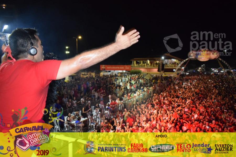 Espetáculos de Garantido e Caprichoso consolidam Carnaboi de Parintins