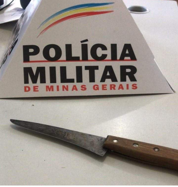 Goleiro da Chapecoense fere ex-namorada com uma faca, rouba celulares e destrói salão em Espinosa