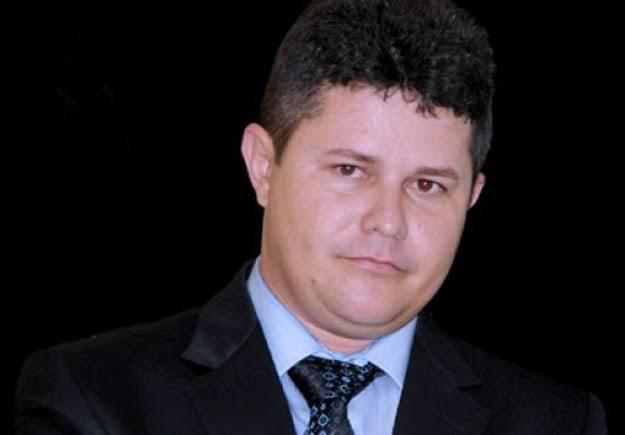 Prefeito de Nhamunda anuncia demissões e diz pra funcionários se virarem pra pagar seus compromissos