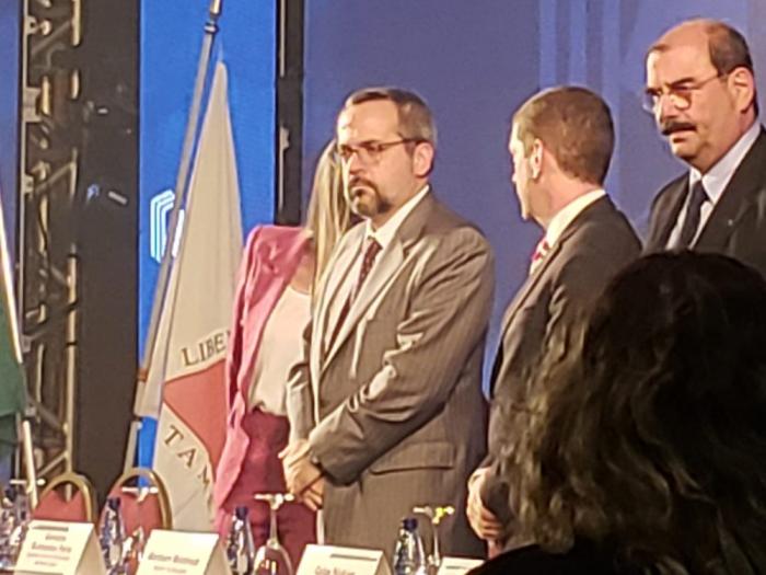 Governo diz ao STF que bloqueio nas universidades visa equilibrar contas públicas