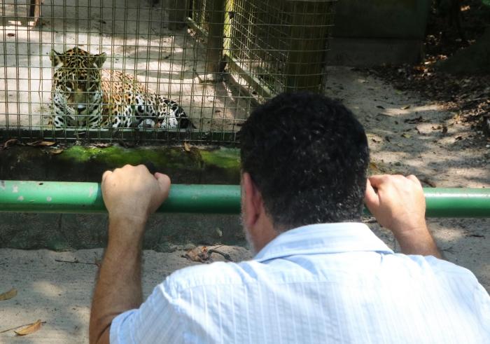 Ipaam realiza visita de monitoramento aos animais que estão no zoológico do Tropical Hotel