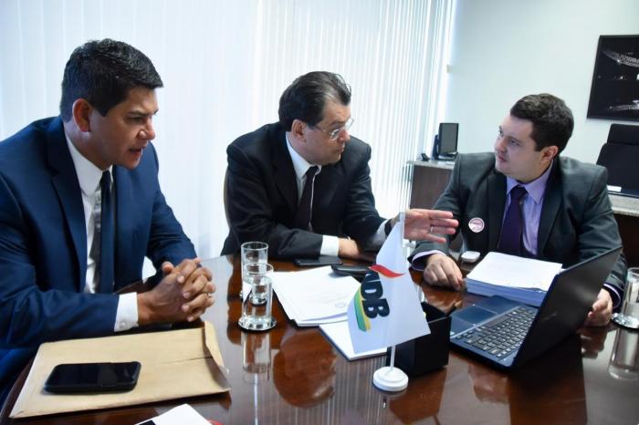 Em Brasília, Bi Garcia busca recursos para muro de arrimo, asfaltamento e saúde de Parintins 