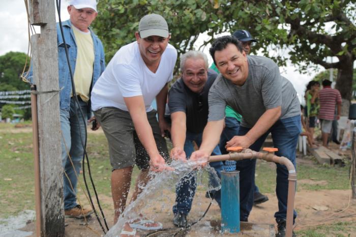 Bi Garcia vistoria implantação do projeto Água no Jirau na comunidade São Pedro do Paraíso