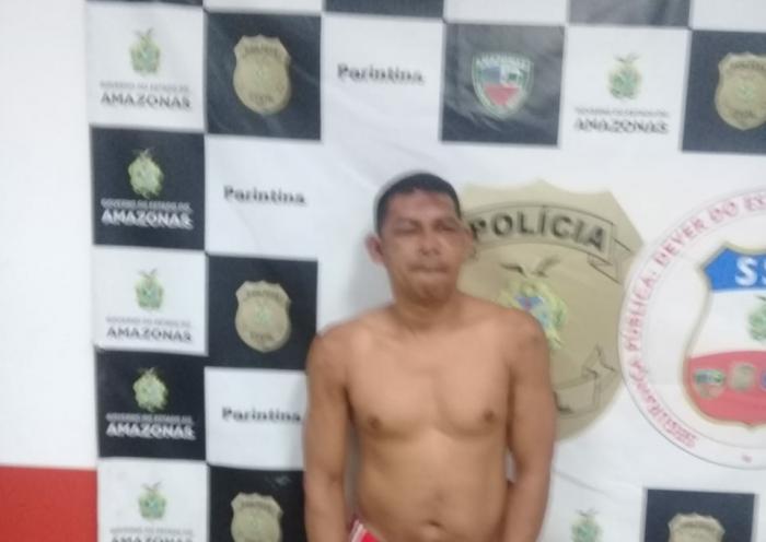 Homem preso por esfaquear mulher dentro de Igreja em Parintins é ex marido da vitima, diz PM Homem preso por esfaquear mulher dentro de Igreja em Parintins é ex marido da vitima, diz PM