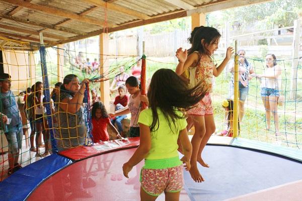 “Caravana da Alegria”: Dia das Crianças tem festa e brincadeiras em comunidades de Presidente Figueiredo