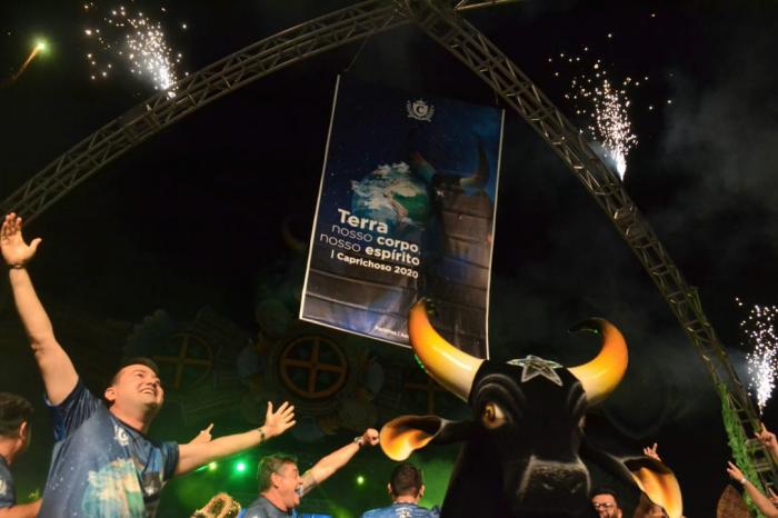 Boi Caprichoso vai lutar pela terra em busca do título do festival de Parintins 2020