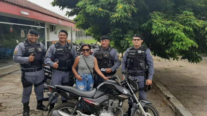 PMs recuperam motocicleta  roubada em Parintins