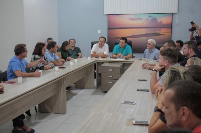 Deputado Silas Câmara anuncia R$ 10 milhões em investimentos em Parintins