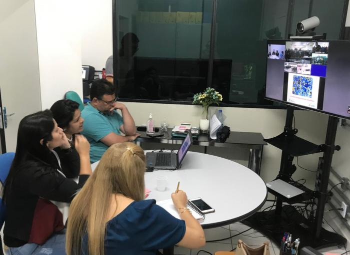 Profissionais da saúde do interior participaram de videoconferência sobre Covid-19