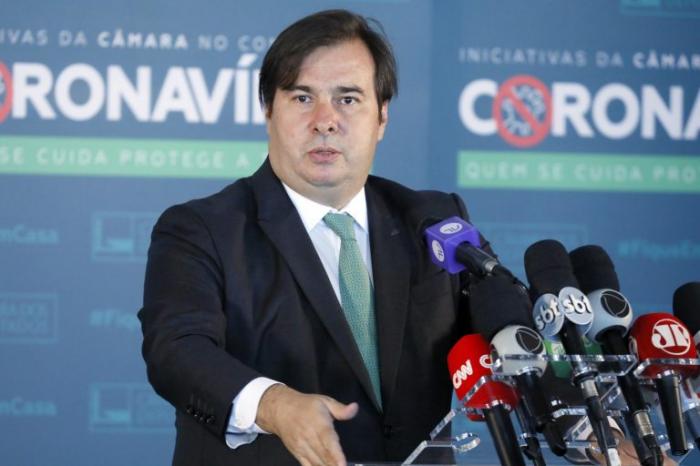 Maia defende responsabilização de plataformas digitais por divulgação de fake news