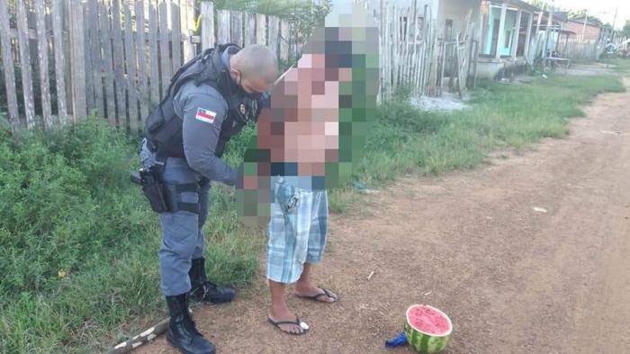 Em Boa Vista do Ramos, PMS prendem valentão denunciado por tentar bater nos pais Em Boa Vista do Ramos, PMS prendem valentão denunciado por tentar bater nos pais