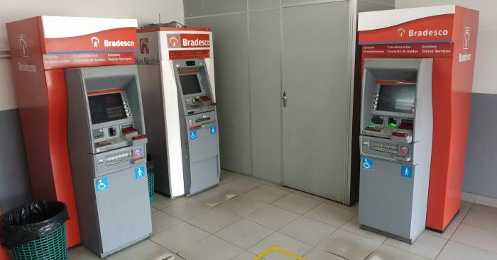 Bradesco deixa caixas eletrônicos sem dinheiro no início de semana em Parintins
