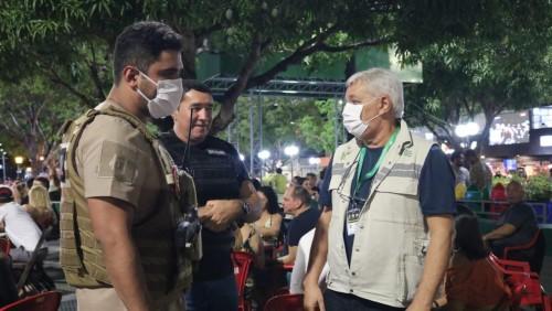 Fiscalização em Manaus interdita bar e flutuante por irregularidades