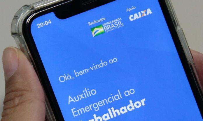Auxílio emergencial será prorrogado até dezembro com parcela de R$ 300 