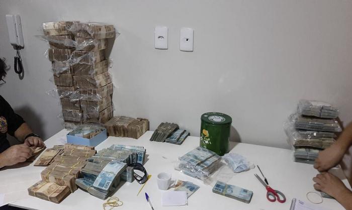 PF cumpre 623 mandados no país contra grupo criminoso