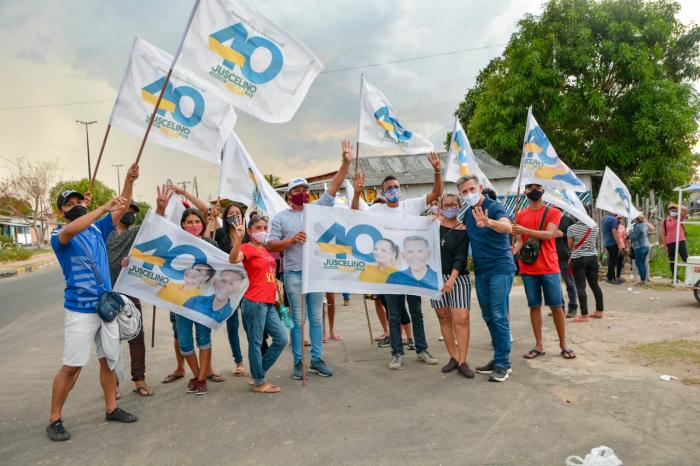 Juscelino Manso faz campanha no Itaúna, em Parintins   