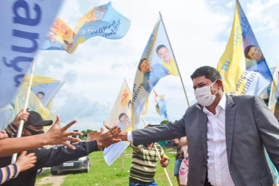 Liderando com folga em Parintins, Bi Garcia encerra propaganda eleitoral Liderando com folga em Parintins, Bi Garcia encerra propaganda eleitoral