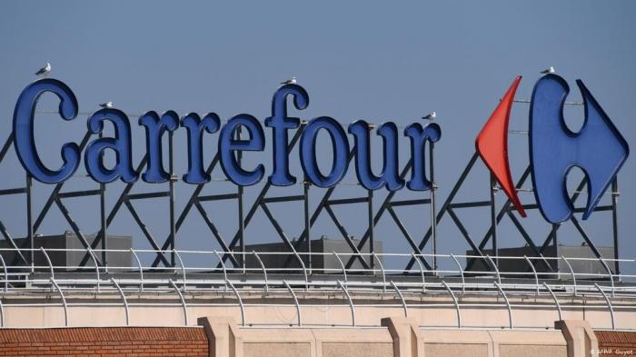 Homem negro é espancado e morto em supermercado Carrefour de Porto Alegre Homem negro é espancado e morto em supermercado Carrefour de Porto Alegre