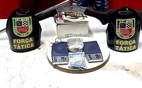 Dupla é presa pela PM por tráfico de drogas e posse ilegal de arma de fogo em Parintins