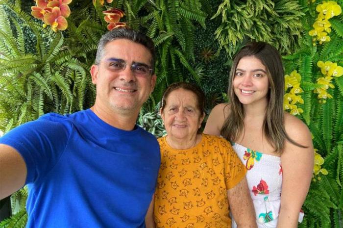 Morre a mãe de David Almeida, após luta contra a Covid-19 em Manaus