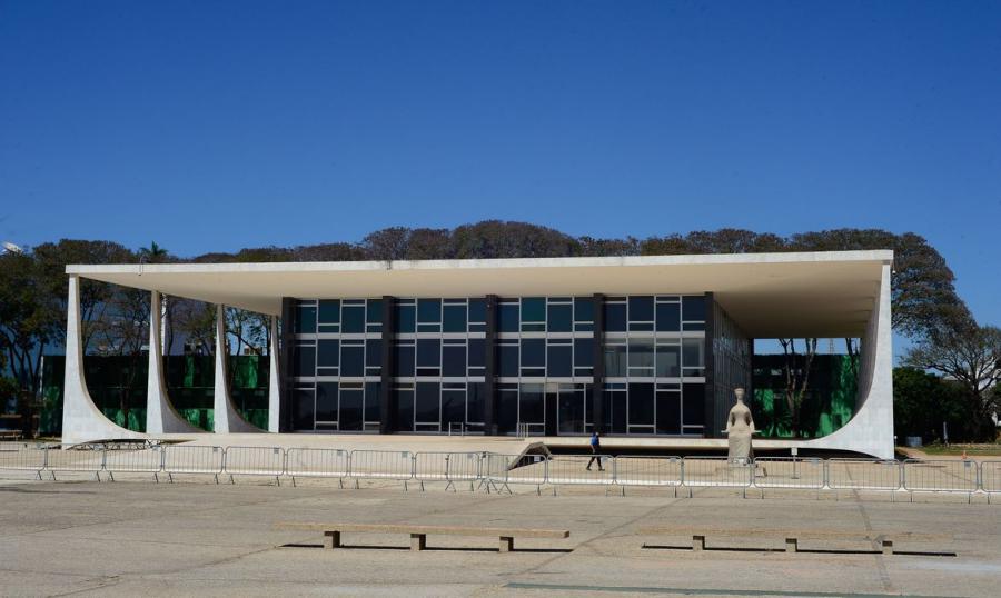 STF barra reeleição de Maia e Alcolumbre