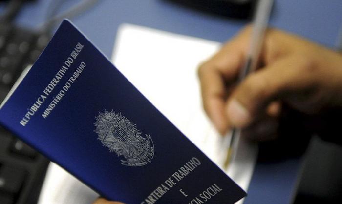 Abono salarial é pago a partir de terça a nascidos de julho a novembro