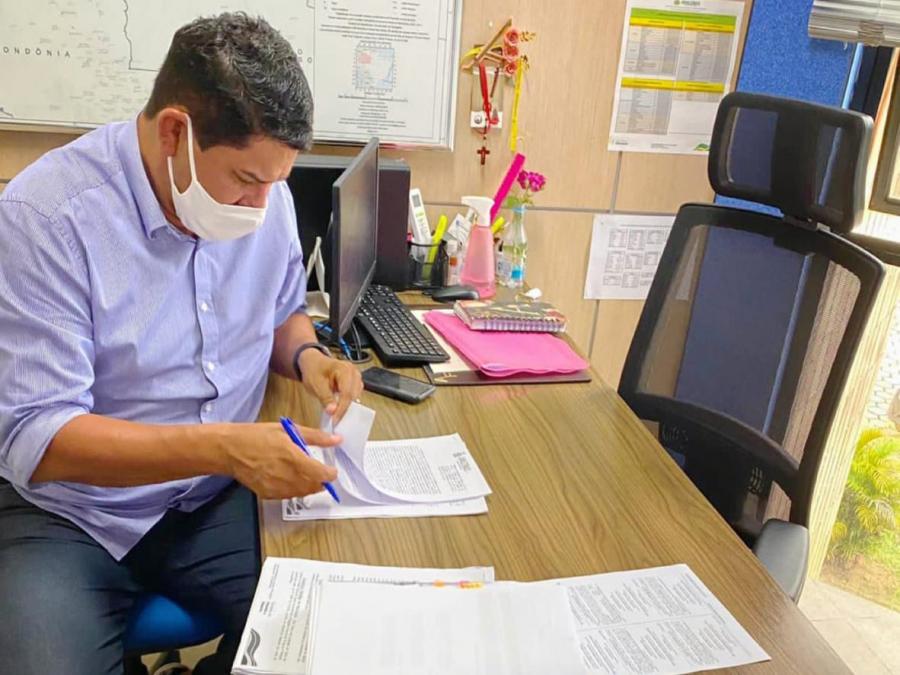 Bi Garcia conquista mais de R$ 3 milhões em investimentos para Parintins Bi Garcia conquista mais de R$ 3 milhões em investimentos para Parintins