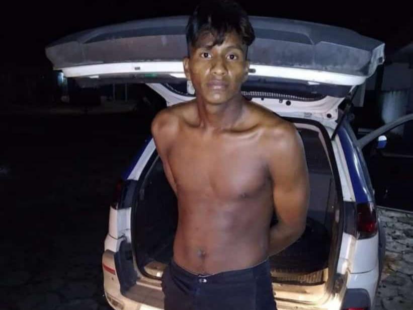 Homem acusado de estuprar e matar criança em Barreirinha já está em Parintns Homem acusado de estuprar e matar criança em Barreirinha já está em Parintns