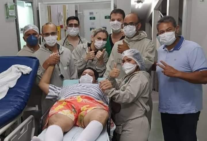 ESPERANÇA: Leonardo Castelo tem alta após intubação por conta da Covid-19
