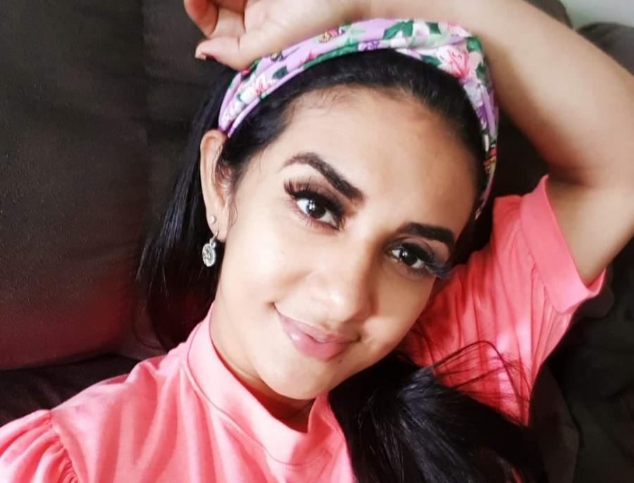 Mais uma tragédia: Morre a cantora Roci Mendonça Mais uma tragédia: Morre a cantora Roci Mendonça