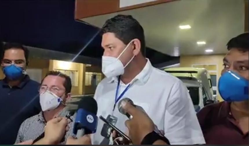 Prefeito Bi Garcia anuncia aluguel de aeronave para chegada de oxigênio a Parintins