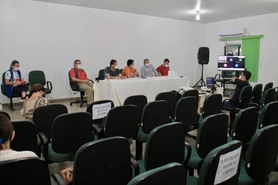 Com alta nas internações por Covid-19, Parintins mantém toque de recolher e medidas restritivas Com alta nas internações por Covid-19, Parintins mantém toque de recolher e medidas restritivas
