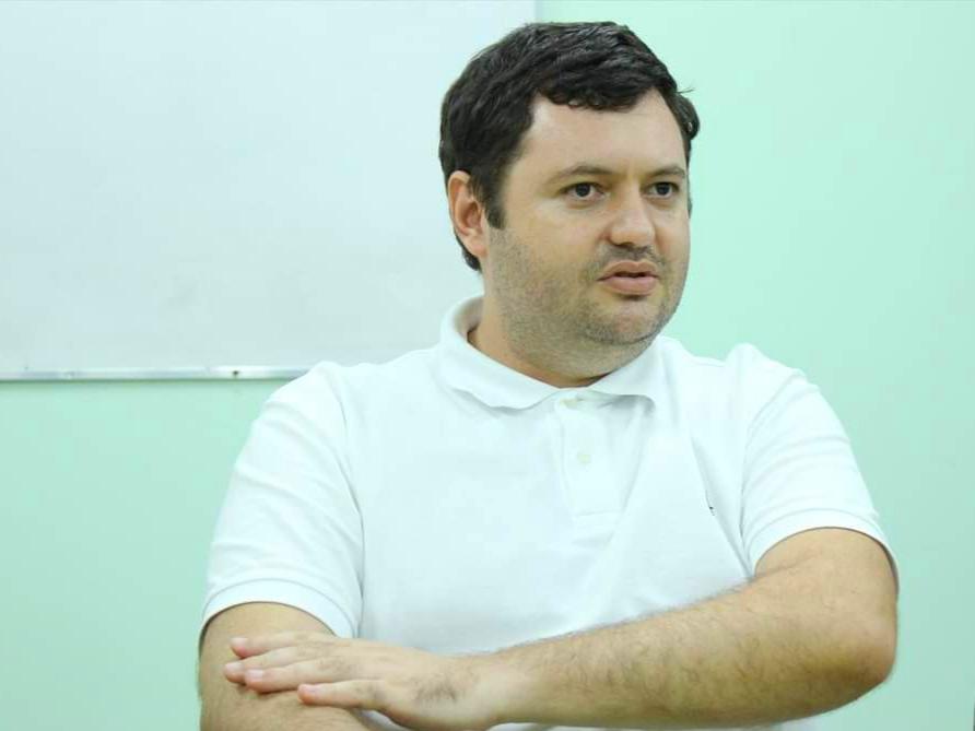 COVID: UEA Parintins comemora alta em Manaus do diretor Marceliano Oliveira