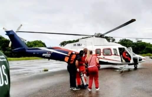 Recém nascido e mãe indígenas são removidos de Barreirinha em helicóptero para Parintins