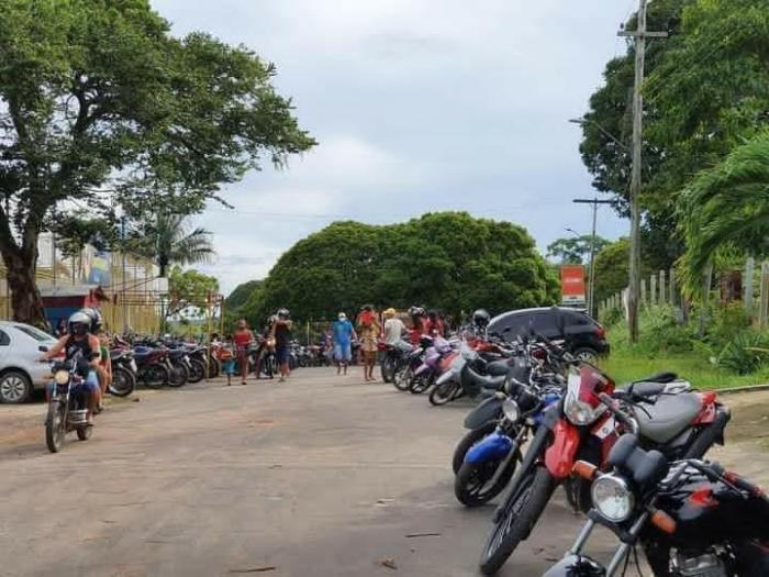 Comitê da COVID-19 em Parintins fecha balneário por aglomeração