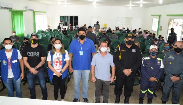 Trabalhadores da segurança pública começam a ser vacinados em Parintins 