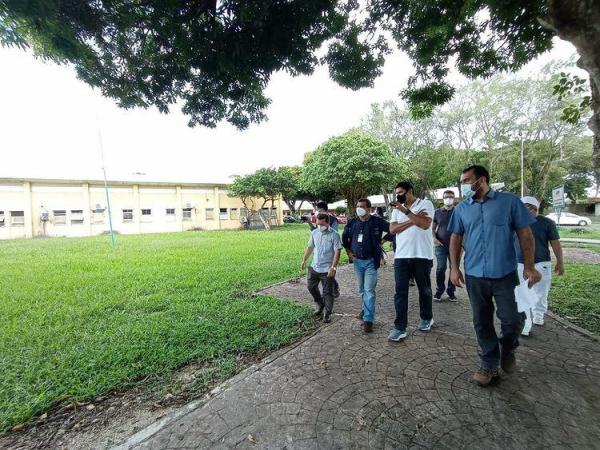 Parintins recebe tomógrafo e equipe da SES avalia áreas para instalação de equipamento e áreas para UTIs