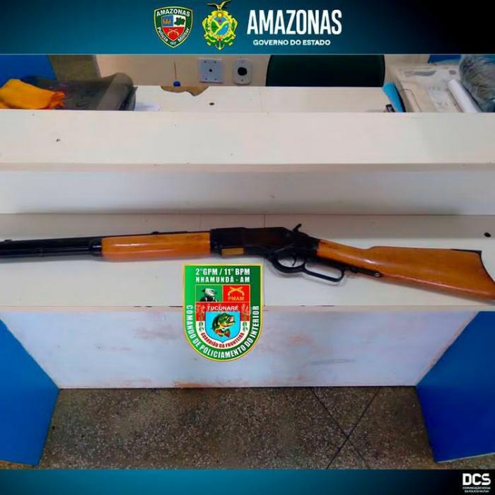 Polícia Militar detém homem por furto e posse ilegal de arma de fogo no município de Nhamundá-AM