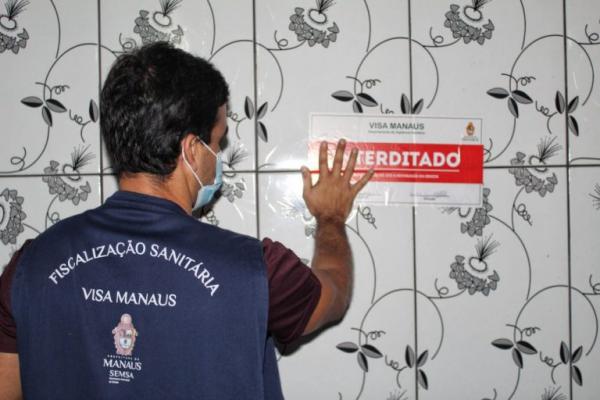 Equipe de fiscalização fecha bar com mais de 200 pessoas