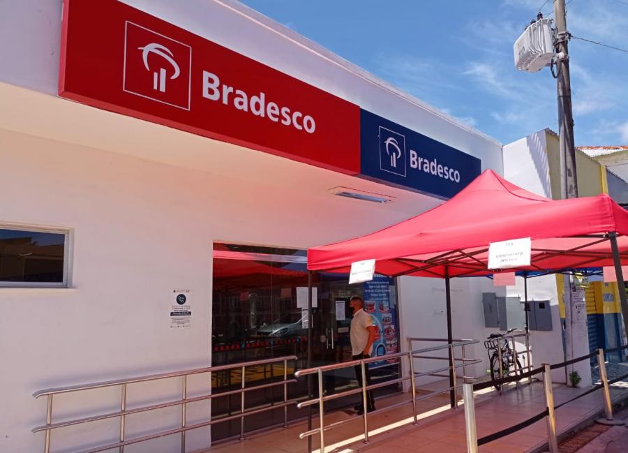 Procon-AM autua agência Bradesco de Parintins 