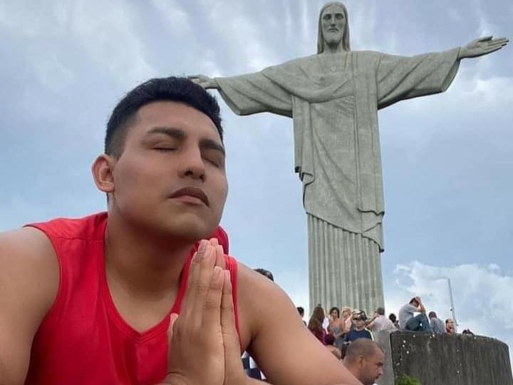 EVANDRO DE OLIVEIRA: Professor de dança morre por covid-19 em Manaus
