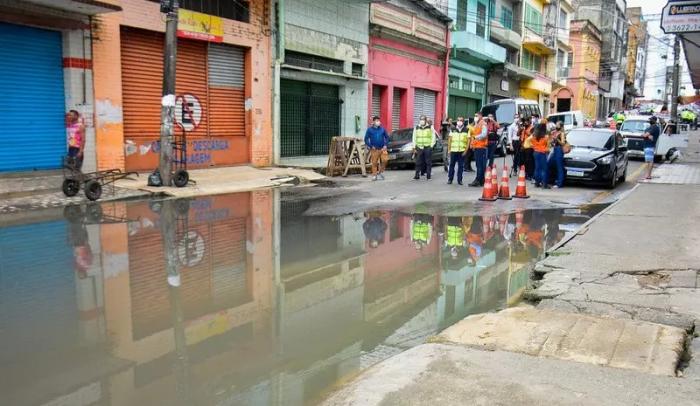 Manaus deve decretar estado de emergência por cheia do Rio Negro