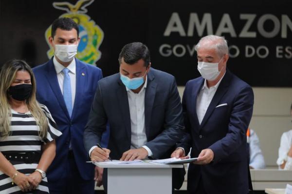 Wilson Lima assina Termo de Cooperação Técnica de R$ 1,8 milhão para ampliar rede de distribuição de água em Nhamundá