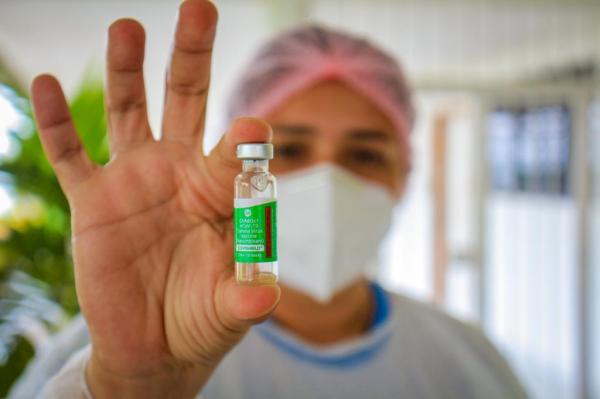 Iniciada vacinação em grávidas, deficientes e aplica segunda dose para 65 a 69 em Parintins