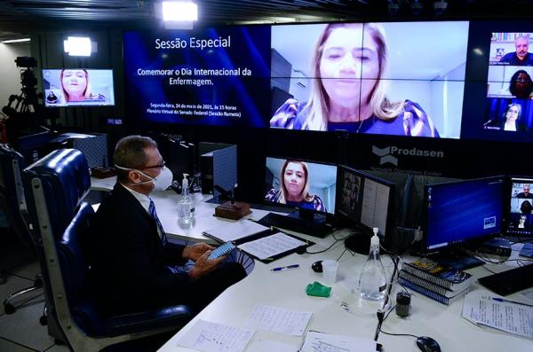 Profissionais de enfermagem cobram valorização da categoria e piso salarial 