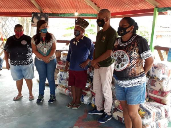 ALIMENTOS: Funai começa entrega de 24 mil cestas a indígenas do Amazonas