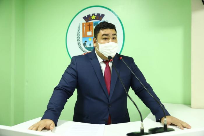 Alex Garcia quer fiscalização de trânsito nos finais de semana em Parintins 