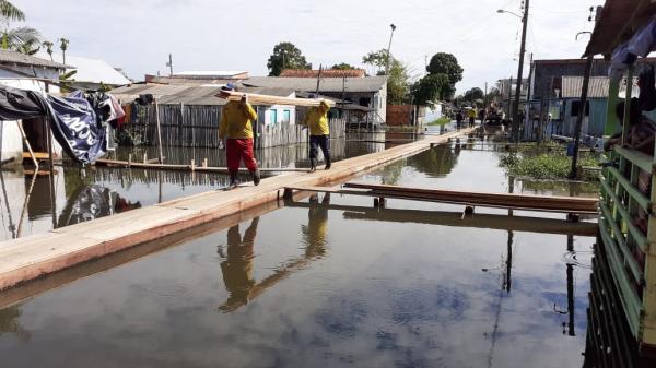 ENCHENTE RECORDE EM PARINTNS: Prefeitura ja construiu mais de 5 mil metros de pontes