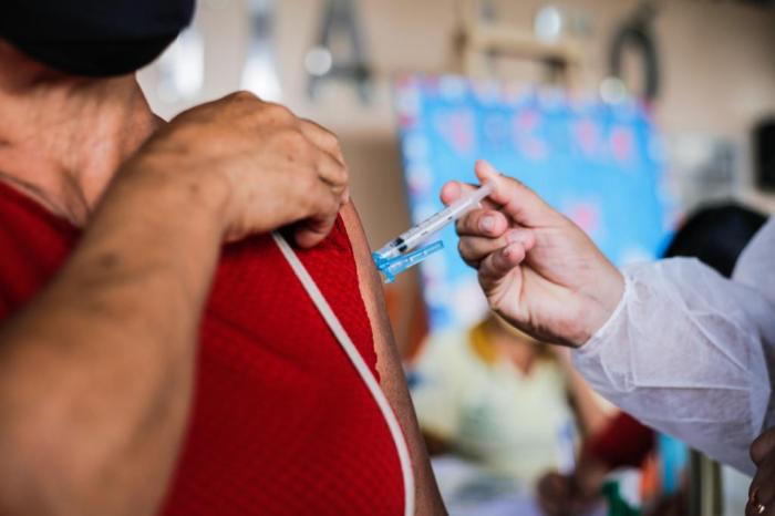 Parintins anuncia vacinação para adultos de 39 a 35 anos 