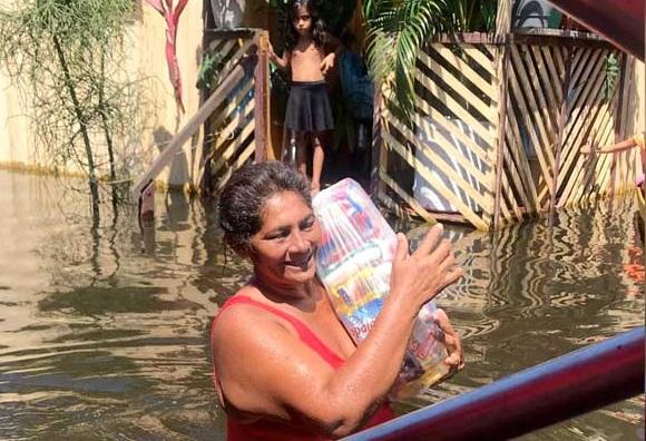 Estudantes da Fametro realizam doações de sopa e cestas básicas em Parintins e Iranduba